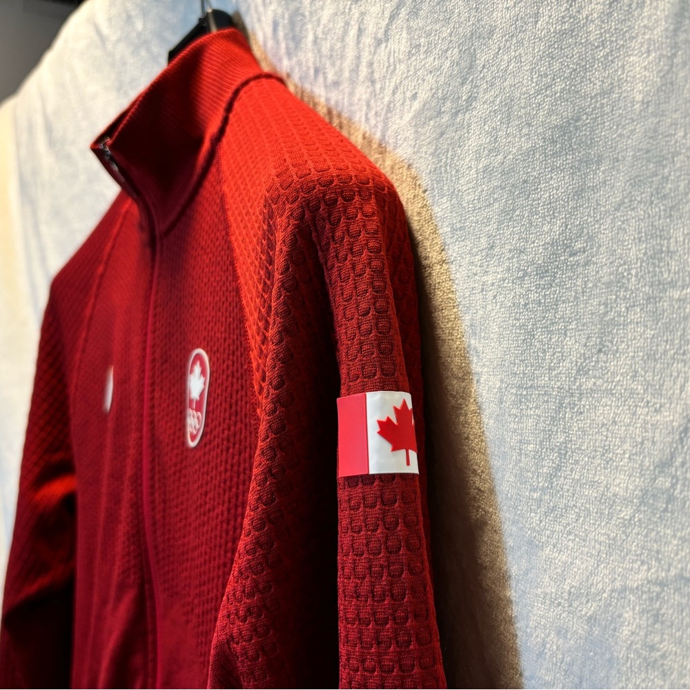 Lululemon Team Canada jacket WF104